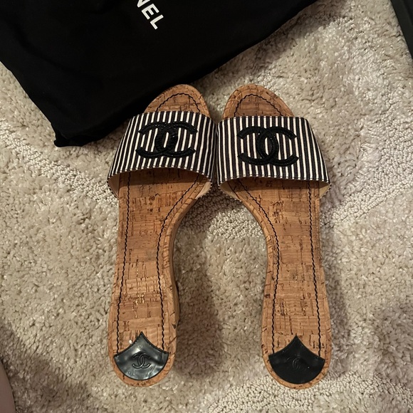 Vintage Chanel Stripe Cork Sandals - Picture 4 of 12